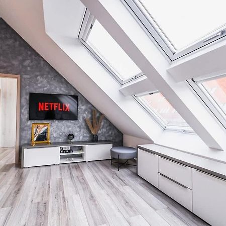 Luxury Apartment In The City Center Bratislava Exterior photo