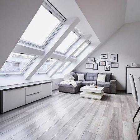 Luxury Apartment In The City Center Bratislava Exterior photo