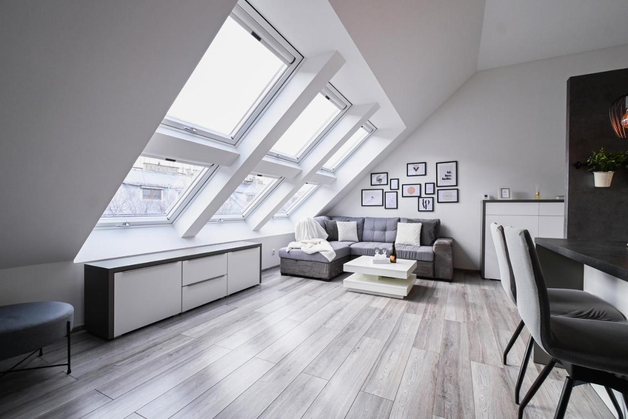 Luxury Apartment In The City Center Bratislava Exterior photo