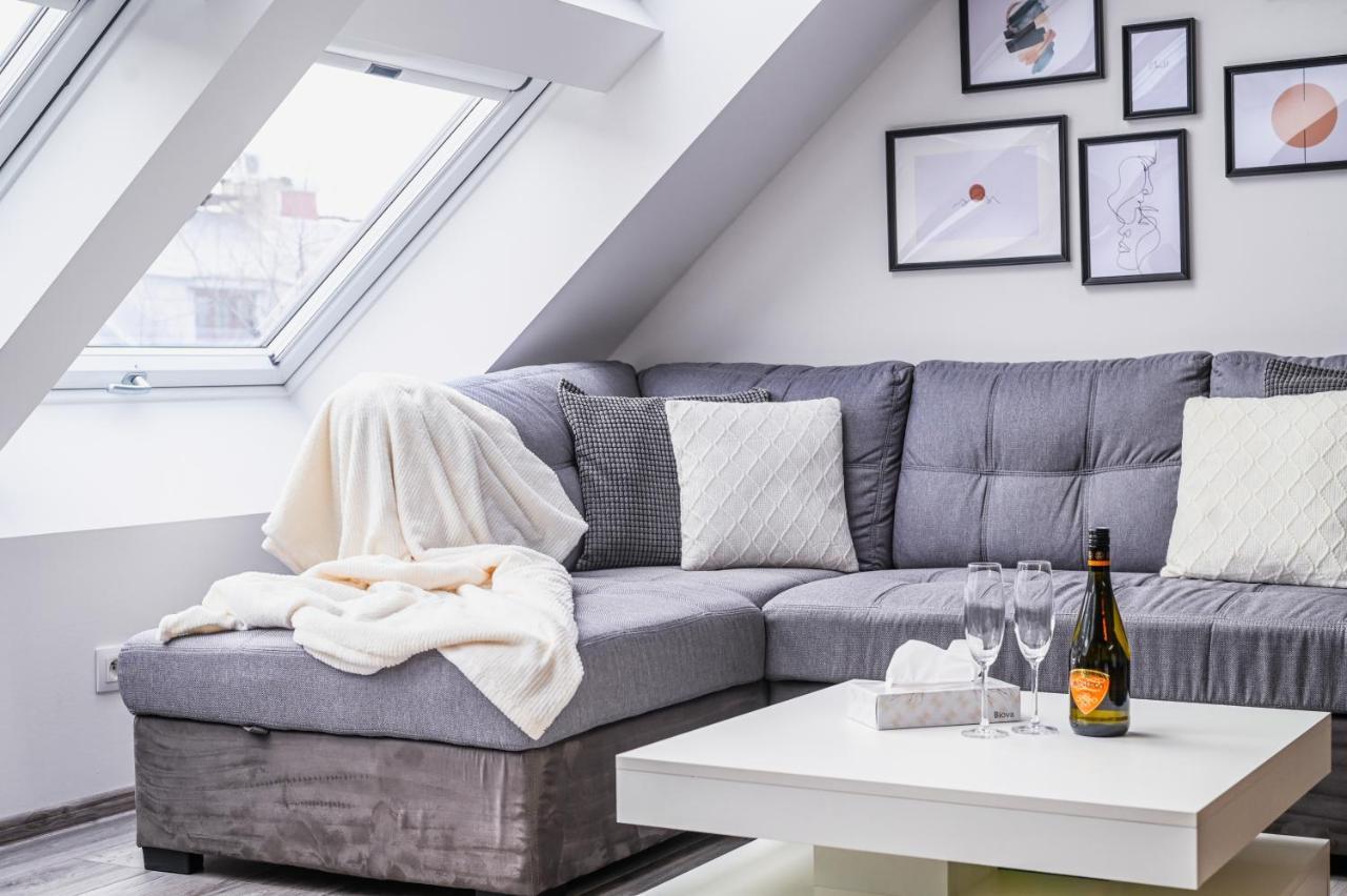 Luxury Apartment In The City Center Bratislava Exterior photo