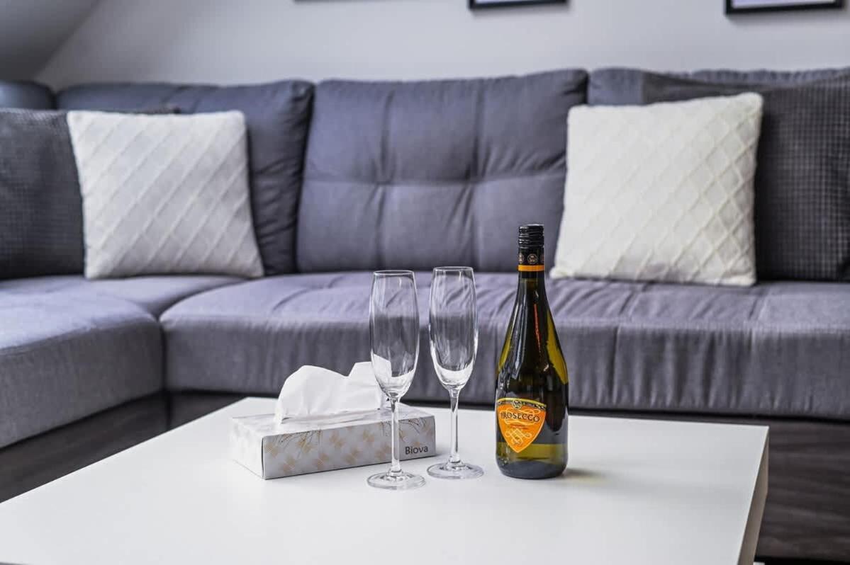 Luxury Apartment In The City Center Bratislava Exterior photo