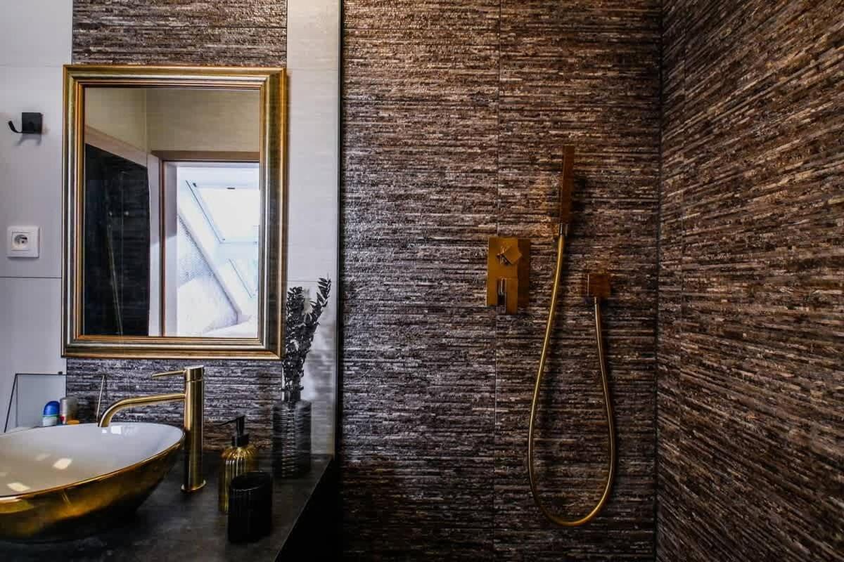 Luxury Apartment In The City Center Bratislava Exterior photo