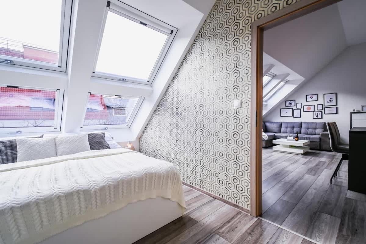 Luxury Apartment In The City Center Bratislava Exterior photo